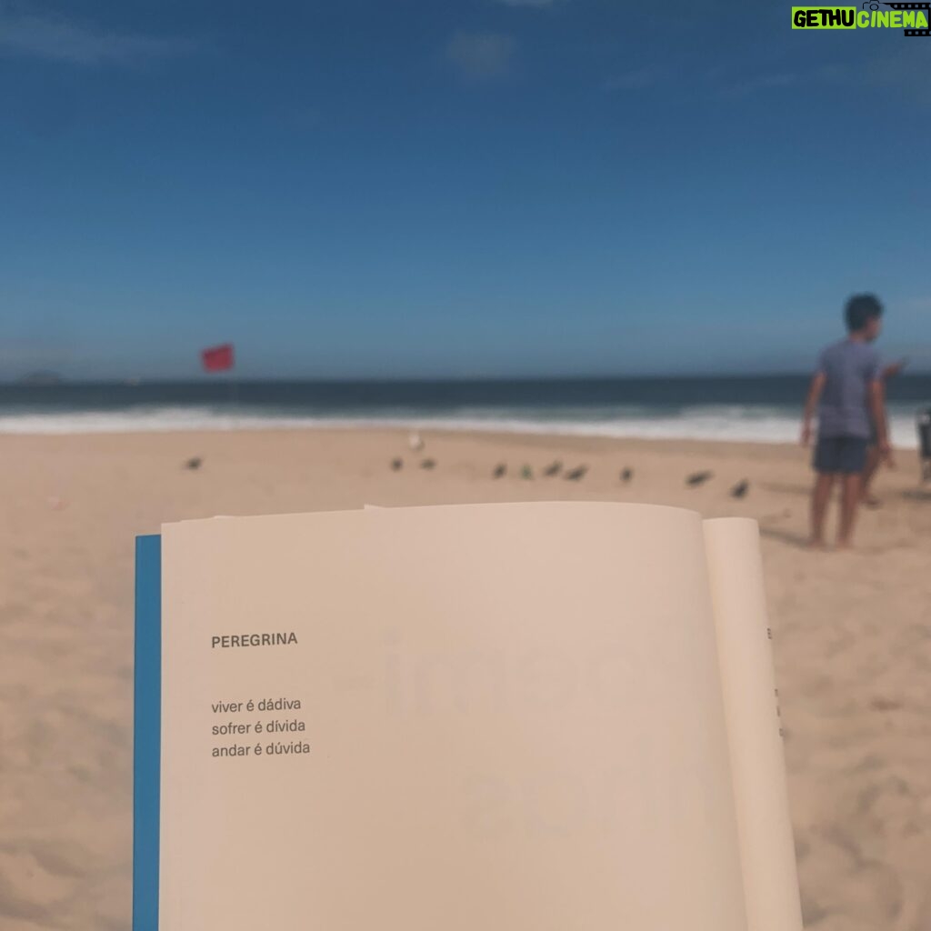 Letrux Instagram - do livro “Dá Pé”, da @luisadabahia 💙 #livroaomar