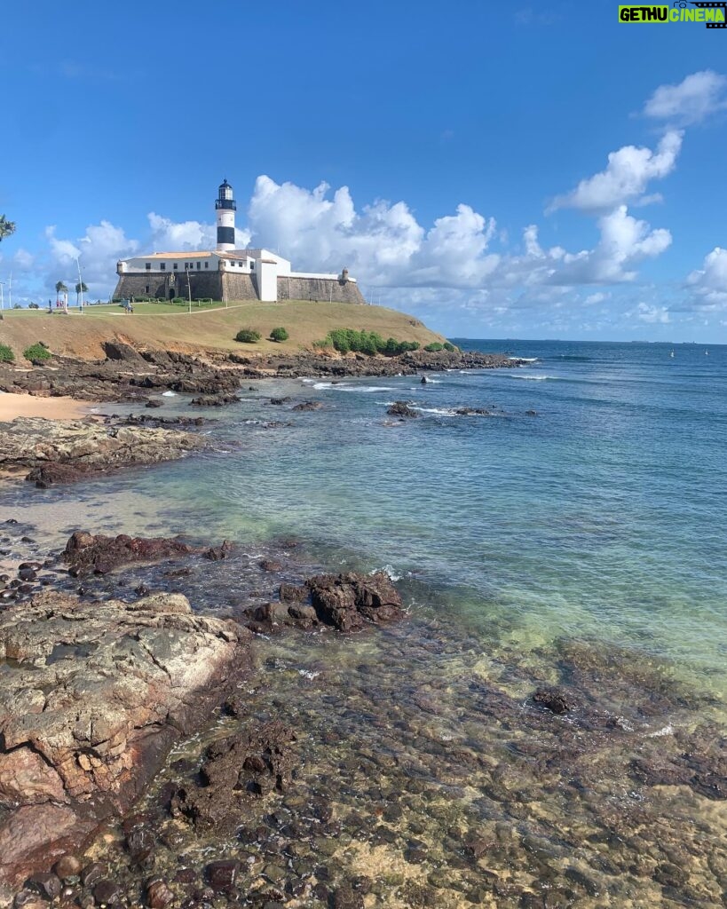 Letrux Instagram - agradeço, salvador. por tudo no talo: axé, amor, piriri e emoções 🖤 até a próxima 🥲✨