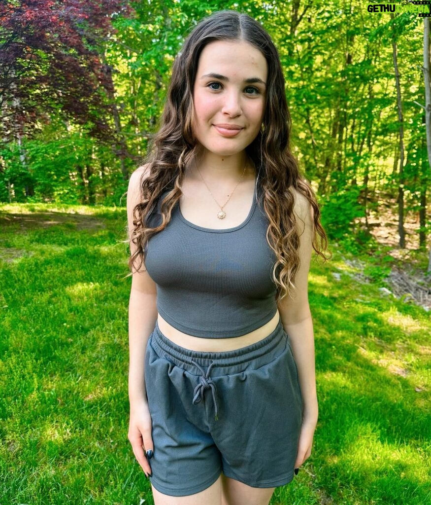 Lexia Hayden Instagram - Search JHJA4 to shop my trendies picks on SHEIN and use coupon Q2Lexia for 15% OFF with the limit of 40 USD  #SHEINforAll  #saveinstyle #loveshein #ad  @shein_us @shein_official SHEIN EZwear Scoop Neck Tank Top And Track Grey Shorts ID: 11321935