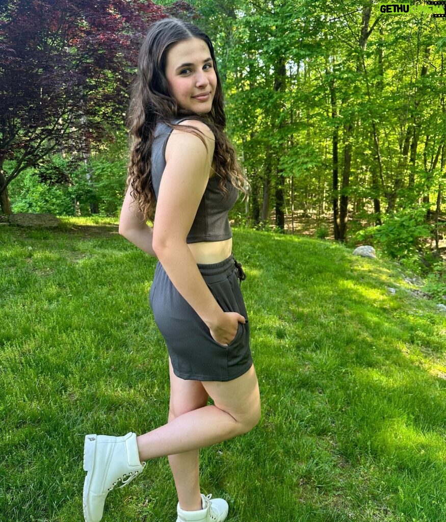 Lexia Hayden Instagram - Search JHJA4 to shop my trendies picks on SHEIN and use coupon Q2Lexia for 15% OFF with the limit of 40 USD  #SHEINforAll  #saveinstyle #loveshein #ad  @shein_us @shein_official SHEIN EZwear Scoop Neck Tank Top And Track Grey Shorts ID: 11321935