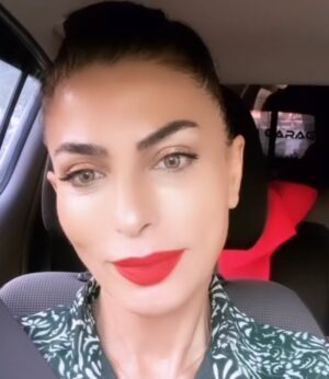 Leyla Bilginel Instagram - Canlar uzun zamandır makyaj yapmayan ben arada sırada bir kaç dokunuş yapıyorum. Nedir düşünceleriniz merak ediyorum. Tamamen doğal mı? Yoksa böyle biraz dişi dişi mi? Olmalı.! 🤔😋