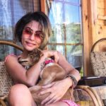Leyla Bilginel Instagram - Hayatı zorlaştıranlardan değil! Hayatı her yönüyle güzel görenlerden olmak! İşte yaşamın sırrı bu olsa gerek! 🥰🙏 #yaşam #aile #huzur #doğa