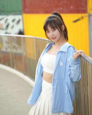 Li Chun Cho Instagram - -想跟我一起搭摩天輪嗎ʕ •ᴥ•ʔ
沒有的話我要自己去玩摟～～～～～
「群」身上下都是 @mlbkorea_taiwan