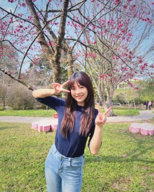 Li Chun Cho Instagram - 走春走起來
這樣算半個櫻花妹吧