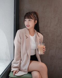 Actress Li Chun Cho HD Instagram Photos and Wallpapers December 2023