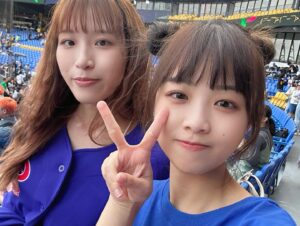 Li Chun Cho Instagram - -今年3月的WBC
懷念看球的日子了( *｀ω´)
高中被萱領進籃球圈開始追UBA
別人在期中考 我在看直播～
現在又被她抓來看棒球(/ω＼)

然後才發現認識這女人已經是9年前的事了😱

雖然年紀是變老了
但前陣子去 @yachiyo_circle 打皮秒 例行保養一下～
所以自己皮膚還跟9年一樣ㄉㄨㄞˉ🤣