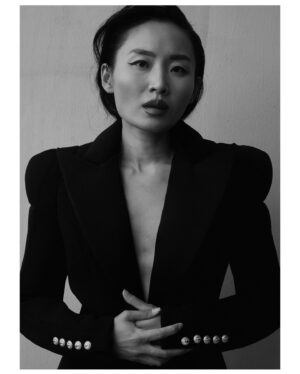 Li Jun Li Instagram - Schön! | 🖤♠️🤍

Thank you,

photography |  @eriktanner 
fashion |  @nicolaseftaxias 
hair |  @xaviervelasquez 
make up |  @clarissalunanyc 
interview |  @antoniaknzl 

A amazing collaboration with the most talented and kind people. 🤍🤍🤍

@schonmagazine 
@personapr