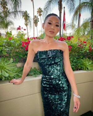 Li Jun Li Instagram - 🪲🖤🦚 
#GovernorsAwards
@highheelprncess
@prada 
@lorraineschwartz 
@rokaelbeauty
@kattthompson
@personapr