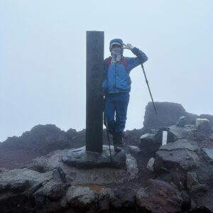 Li Sum Ling Instagram - .
終於上到富士山🗻
一路都想去
順應天意同任性嘅我等到機會了
係Gao芯假期同collar全日制學院完左之後
留低登山 送自己一份禮物

好想分享比大家
所以拍左個vlog
設備簡陋，希望大家唔好介意🤧

收到大家嘅留言
感謝你哋嘅鼓勵
我都知好危險
不過唔使擔心
除咗兩隻腳甲瘀咗到而家都未好返
同埋撼親隻腳之外冇乜大礙🤧

好感謝我嘅剪接師
將我啲非常劣質嘅影片剪到咁順
多謝你嘅用心
大癲 @kennethtang1102 

俾大家睇吓自編自導自演嘅過程🤭
感受收錄係my YouTube channel 裏面
希望大家睇得開心，順便可以幫手cls☺️
感謝你們💕
