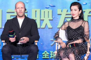 Li Bingbing Instagram - @jasonstatham You have the nicest teeth in the World! 😆The Meg premiere with @jasonstatham in Beijing #themeg @megmovie #beijing #jasonstatham #libingbing