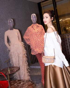 Li Bingbing Instagram - Minimal but unlimited. 
@maisonvalentino @wmagchina 
#UnboxingValentino