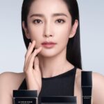 Li Bingbing Instagram - 很高兴与纪梵希美妆一起，臻启黑能奢护，愈见年轻奇「肌」。 Glad to share my new role： Spokesperson for Le Soin Noir, the exceptional skincare ritual by Givenchy Beauty. Let us meet our ultimate light of youth together. @givenchybeauty #lesoinnoir