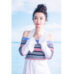 Li Bingbing Instagram - 🌞🐬🌴☁️🌊猜猜我在哪？
