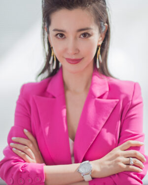 Li Bingbing Instagram - 😘😘😘😘The Meg press junket #themeg @megmovie #libingbing