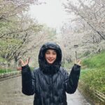Li Bingbing Instagram - 🌸❄️🌸 Snow in April, welcome to Beijing. #Beijing #Snow #Sakura