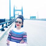 Li Bingbing Instagram - 回到家乡哈尔滨，还真有点近乡情怯呀😌😌！感谢粉丝和父老乡亲们，让我找(吃)回(到)了许多童年的回忆💐🍹🥖🍮💖，只可惜没吃着糖蒜，下次回来再补上～😋😋
