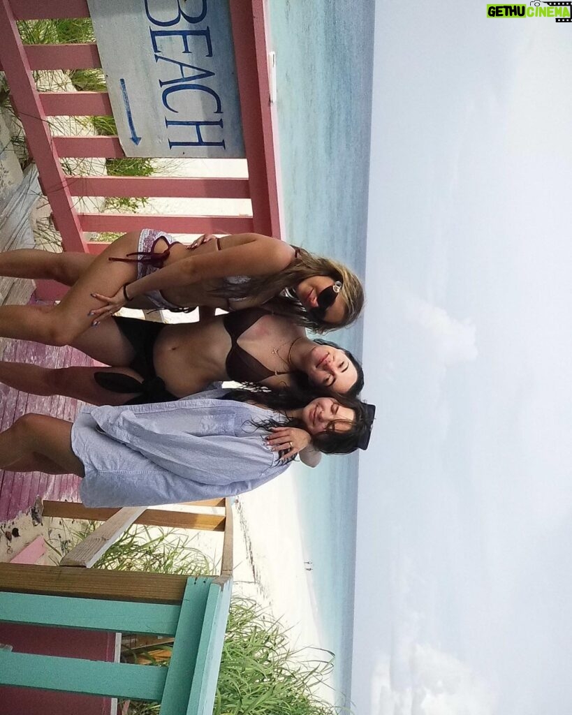 Liana Ramirez Instagram - finally Bahamas pics 🇧🇸