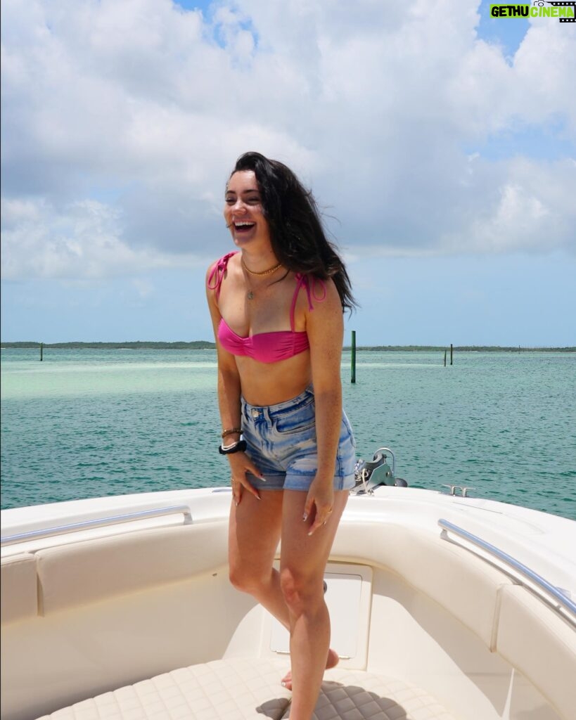 Liana Ramirez Instagram - finally Bahamas pics 🇧🇸