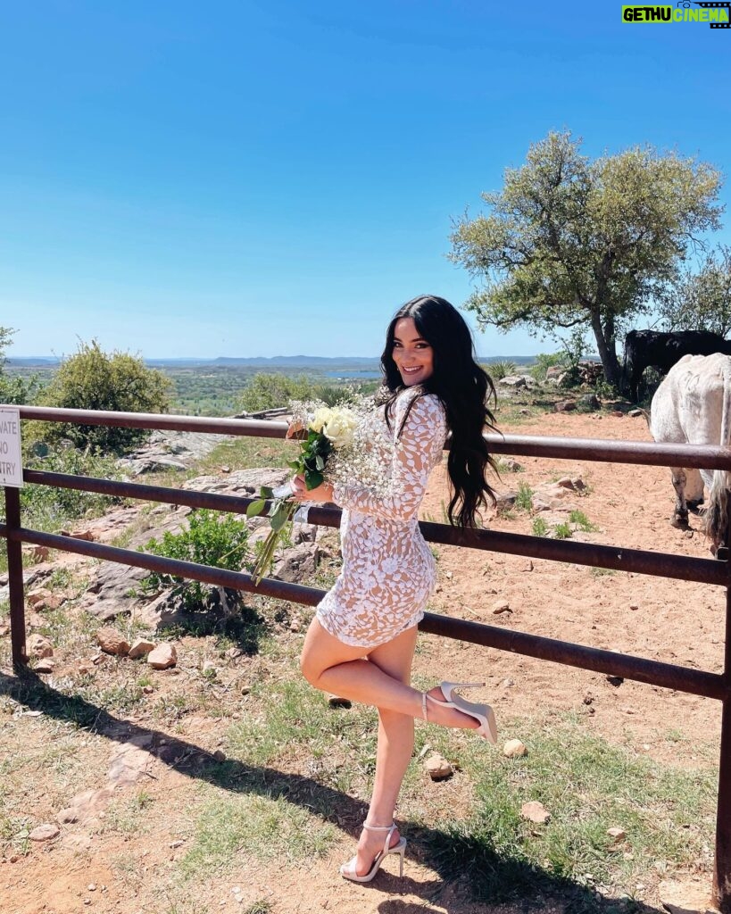 Liana Ramirez Instagram - april (bridal) showers in Texas💍 thank you @fiftyflowers for spoiling us with flowers at my ATX bridal shower! My girls loved the bouquet bar and creating their own arrangements to take home! wearing: @nadinemerabi @nadinemerabibridal ✨🤍thank you for this beautiful dress!