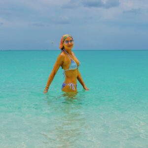 Liberté Chan Instagram - Blue hues 💙

#turksandcaicosbeaches #turksandcaicosislands #islndtime #islandstyle #bikinidays