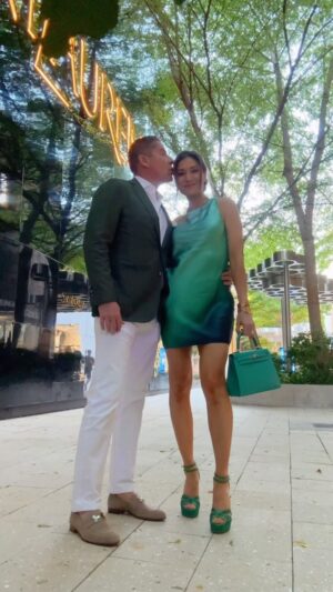Liberté Chan Instagram - Miami fit check 💚

Celebrated our 5 year anniversary of the day we met on a plane ✈️ 

Rate our outfits 1 - 10 ⬇️

#mrandmrs #fitcheck✔️ #miamistyle #miamiliving #miamifashion
