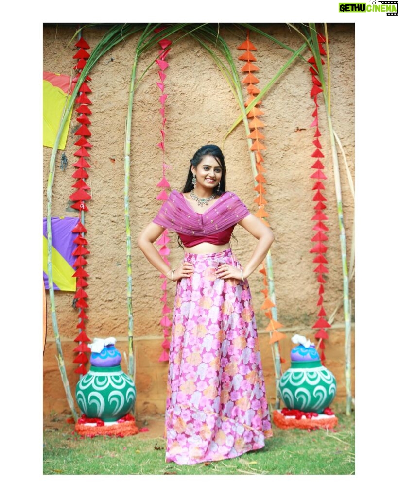 Likitha Murthy Instagram - Happy Bhogi….✨🌸 Outfit: @sassy_designs_ Designer and Stylist: @apoorva_reddy_yaramala Jewels: @star_caveonlinee Pc: @paulino_pictures