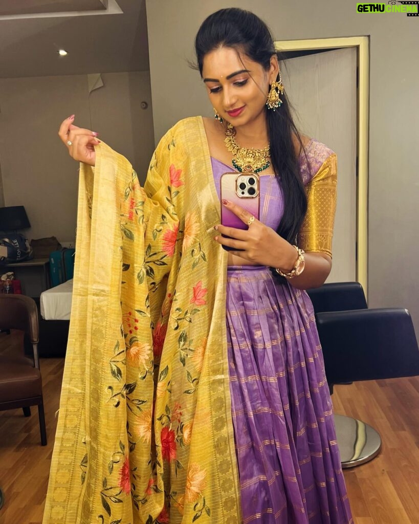 Likitha Murthy Instagram - Happy Ugadi 🌸✨🪔 Beautiful dress by: @abhinavacreations Stylist: @apoorva_reddy_yaramala (my fav❣️)