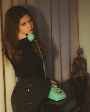 Lila Baklesi Instagram - 3 τελευταίες παραστάσεις 
στη Θεσσαλονίκη στο @avlaiatheater.official 
για τη «ΔΑΦΝΗ» μας και τέλος!

Μετά ραντεβού στην Αθήνα🧡

Θεσσαλονίκη είσαι μαγική! 🤍

📸 @kchatzz 

  Συνέντευξη στον @george.papanikolaou.9 για το 
  @rejected.gr 

Κοσμήματα @antigone.koukos_jewelry