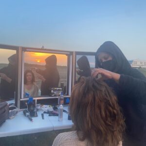 Lila Baklesi Instagram - Το «ΣΩΣΕ ΜΕ» στο NETFLIX
Μεγάλη χαρά για αυτή τη δουλειά και τους συνεργάτες μπροστά και πίσω από τις κάμερες 🧡

Βασισμένο στο βιβλίο του @disimos1 
Σκηνοθεσία: Πιέρρος Ανδρακάκος @pierrosandrakakos 
Σενάριο: @disimos1 @pierrosandrakakos Βαγγέλης Νάσης
Διεύθυνση Φωτογραφίας: @vasilis_kasvikis 
Casting: @sofiacasting1  @ready2cast 
Ενδυματολόγοι: @evelyna_darzenta @annazotou 
Σκηνογράφος: @doumasj 
Βοηθός Σκηνοθέτη: @mple_kounoupidi 
Β’ βοηθός σκηνοθέτη: @georgetsirogiannis 
Script: @kwnina.v 
Μακιγιάζ: @gioapal 
Hair Stylist: @kaitiaravantinou 
Ηχολήπτης: @fotiadis_location_sound 
Sound Design: @md_recording_studios 
Πρωτότυπη Μουσική: @stavrosmarkonis 
Μοντάζ: @xrmarkakis 
Showrunner: @ydonos 
Executive producer: @iskasm