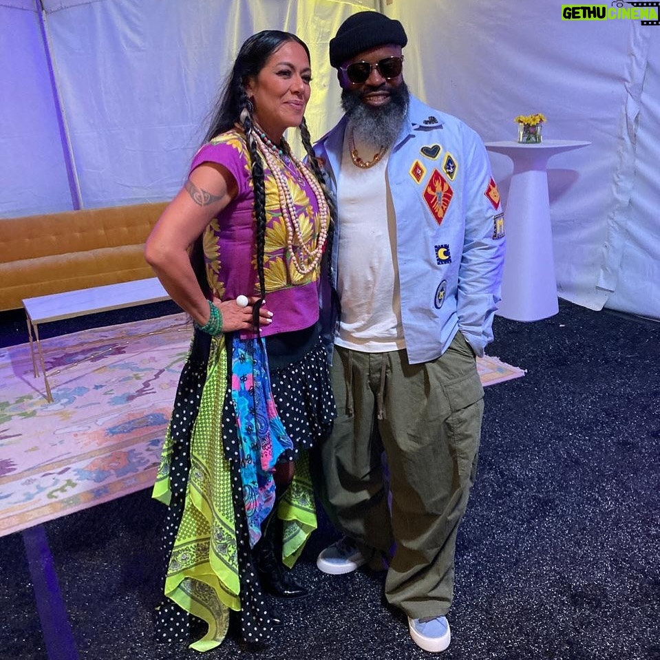 Lila Downs Instagram - Thank you Philly!! Back in Paul’s old stomping grounds! Anoche, con @theroots! Thank you SEIU!