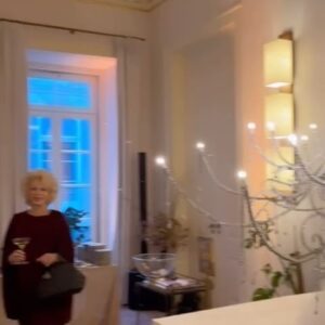 Lili Caneças Instagram - A celebrar os 5 anos de vida do hotel The One Palácio da Anunciada, uma mais valia para Lisboa, uma capital cada vez mais cosmopolita.