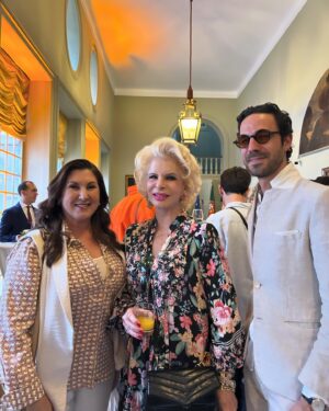 Lili Caneças Instagram - A assistir ao desfile do moda “WeLoveModainItaly”, na Embaixada de Itália em Lisboa, com a Jornalista e grande amiga Ana Paula Almeida e o meu querido RP, Daniel Matos Fernandes. Mais um dia perfeito… Obrigada pelo convite 👏👏👏