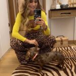 Liliana Santos Instagram - Perfect match 🤎💚🤎 @elisabettafranchi__lisboa #may #thursdays #nightout #animalprint #green #perfectmatch #dinnertime
