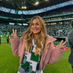 Liliana Santos Instagram - Que sensação que foi presenciar este momento! O nosso @sportingcp!! Campeões!!!!💚🦁 💚 #campeoes #scp @ligaportugal @betclicportugal #ligaportugalbetclic