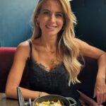 Liliana Santos Instagram - Em Roma sê romano. No @kob o que escolhes? Peixe ou carne? #kob #peixe #carne #escolham #almoco
