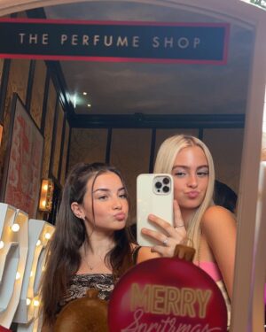 Lilly Aspell Instagram - Thank you for having us @theperfumeshop @jayjayprofficial 💘 

 #theperfumeshop #london