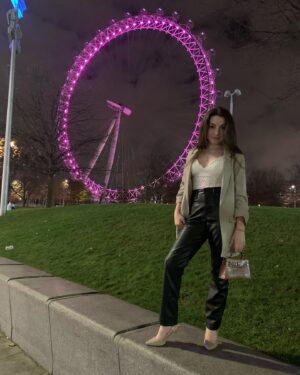 Lilly Aspell Instagram - Late night London vibes ! #london #pressnight
