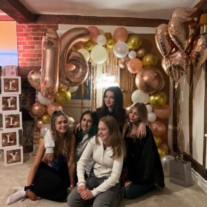 Lilly Aspell Instagram - 16!! 🎉 

Thank you for all the birthday wishes 💘
@chloespencer2020 @heathercournane @xrosiecann @aliciaabreuuu