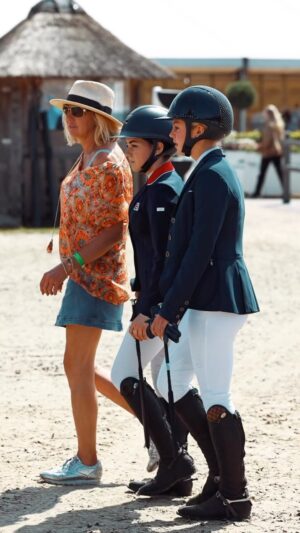 Lilly Aspell Instagram - He’s amazing! ⭐️✈️

@samshieldofficial @batessaddles @omegaequine @britshowjumping @candjequine @donna_caldwell1 @wimpie_vos #zuidwolde #showjumping #teamgb🇬🇧 @maisiemae.eq