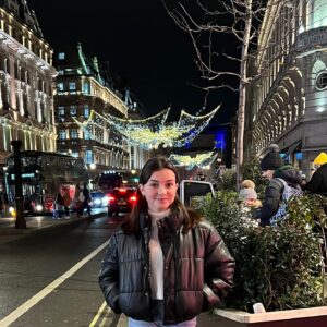 Lilly Aspell Instagram - London has my heart 💗 (especially at christmas time) 😍

#london #christmas