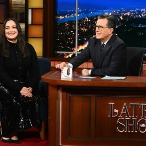 Lily Gladstone Instagram - ✨Dream came true tonight!✨
The Ed Sullivan Theater. Standing exactly where the Beatles first played in America. STEPHEN COLBERT 🤟🏼😝🤟🏼 
So grateful to be on Late Night!!!
❤️Happy Valentines Day, everyone!!! ❤️
📸@skpnyc
💄 @cygmakeup 
💇🏻‍♀️ @lacyredway 
💃🏻✨Skirt and sweater by Emilia Wickstead @emiliawickstead 
💎Earrings by @weomepe 
👑Styled by @jasonrembert 
With @ww.ilt ✨

@ColbertLateShow 
@StephenAtHome  #Colbert