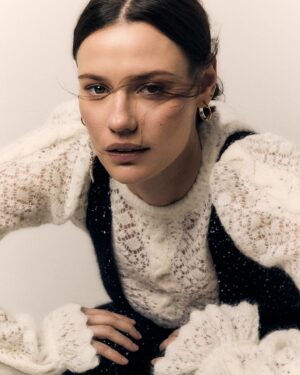 Lily Sullivan Instagram - Play date with @chanelofficial / @timothyfernandezphotographer / @lucywarrenstyle / @yasukoshapiro / @e_mendez 🖤