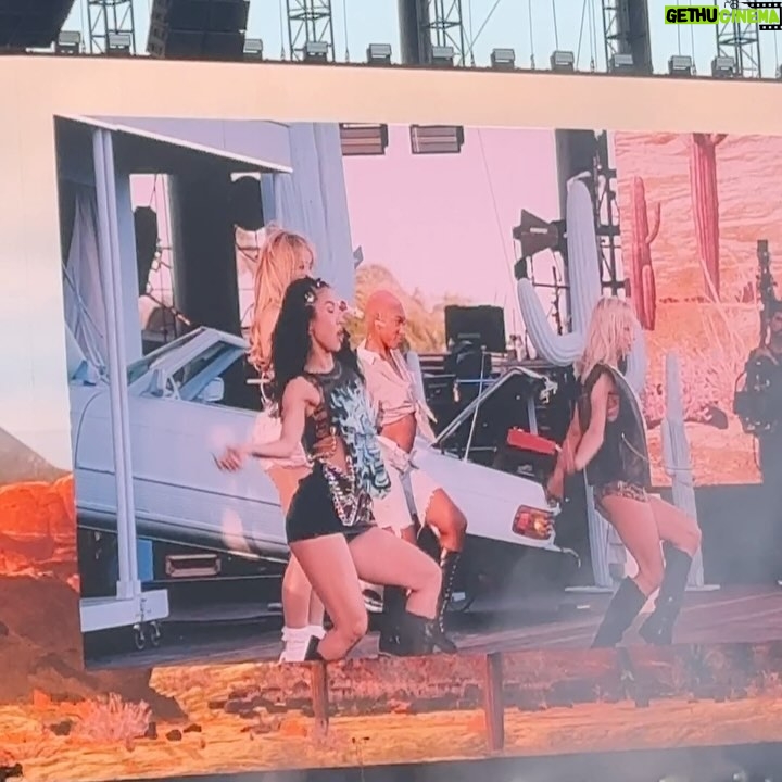 Lily Brooks O'Briant Instagram - baby’s first Coachella Day 1 🎡 • • #coachella #festival #musicfestival #coachella2024 #music #festivalfashion #festivaloutfit #festivalseason