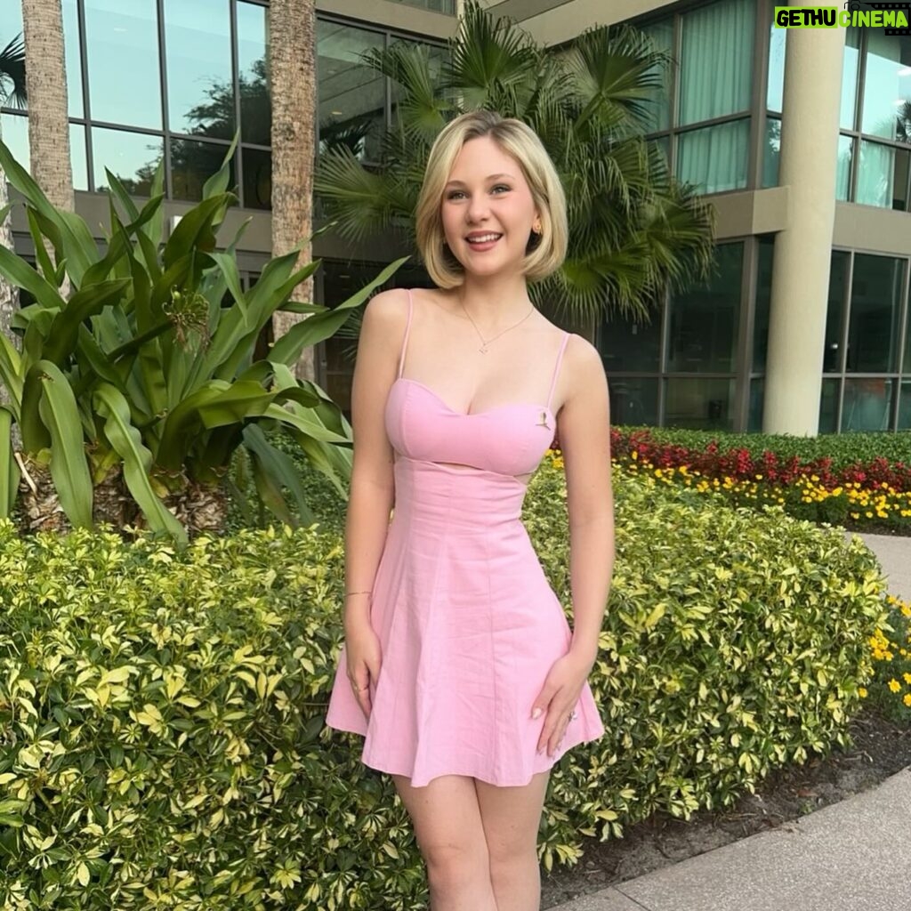 Lily Brooks O'Briant Instagram - The Rahm nights 1 & 2 🩷✨ • • Had the best time in Florida this weekend with @rahmcelebritygolftournament raising money & supporting @stjude ❤️ over the weekend we raised over 2 million dollars for the children at St Jude Children’s research hospital! @sixwire @rahmcelebritygolftournament . *performance sponsored by sweet tea & water.