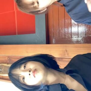 Lim Yu-bin Instagram - 기환과 전주영화제..귀하다 귀해..선민감독님께 무한한영광을..🪩 첫 날은 열심히 먹으러 다녔다 =(^.^)=ㅋ버텨준 다리야 고마워 #전주영화제#하나의장례식과둘의졸업식