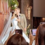 Lin Chenyi Instagram - 第一次看到Kid哥如此深情的眼神，尤其看著新娘時，眼裡充滿著粉紅泡泡跟小星星，彷彿愛情漫畫中男女主角會出現的那種眼睛，連我們都感受到野人村長的幸福～再次恭喜Kid哥娶到如此美好的Rita，祝你們幸福999999（要能包容村長的瘋狂真是不容易啊～） #木木真的好可愛啦 #今天是來騙人生小孩的吧 #幸福滿滿感動十足