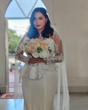 Lin Laishram Instagram - Throwing it back to my Christian wedding for a shoot.
Hair & make up @makeupbyangana 
 #ThrowbackThursday #shootdiaries