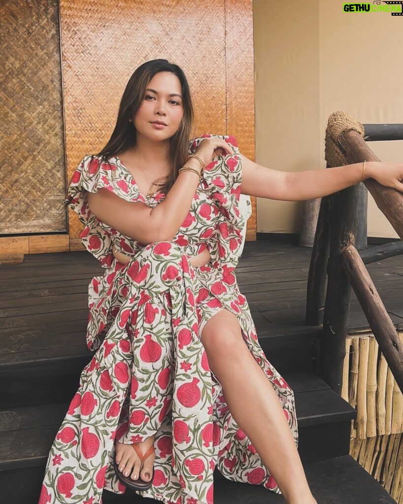 Lin Laishram Instagram - “And the pomegranates split and cracked with the heat, and showed the bleeding red hearts.” - Oscar Wilde Pomegranate dress by @truffle_india @tajsafaris Jewelry @shamooosana