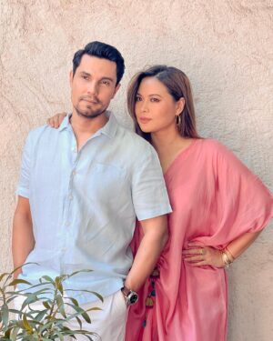Lin Laishram Instagram - Love is all shades of blues and hues 💕💐💐 #HappyValentinesDay