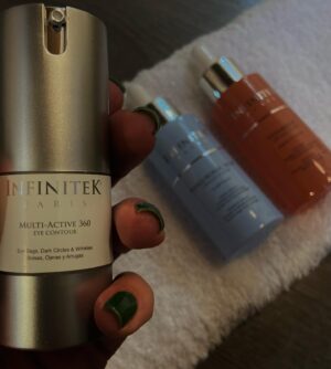 Lina Castrillón Instagram - Momento para mi.🫶
@infinitekparis_col
Mi piel siempre lo agradece .💫💫